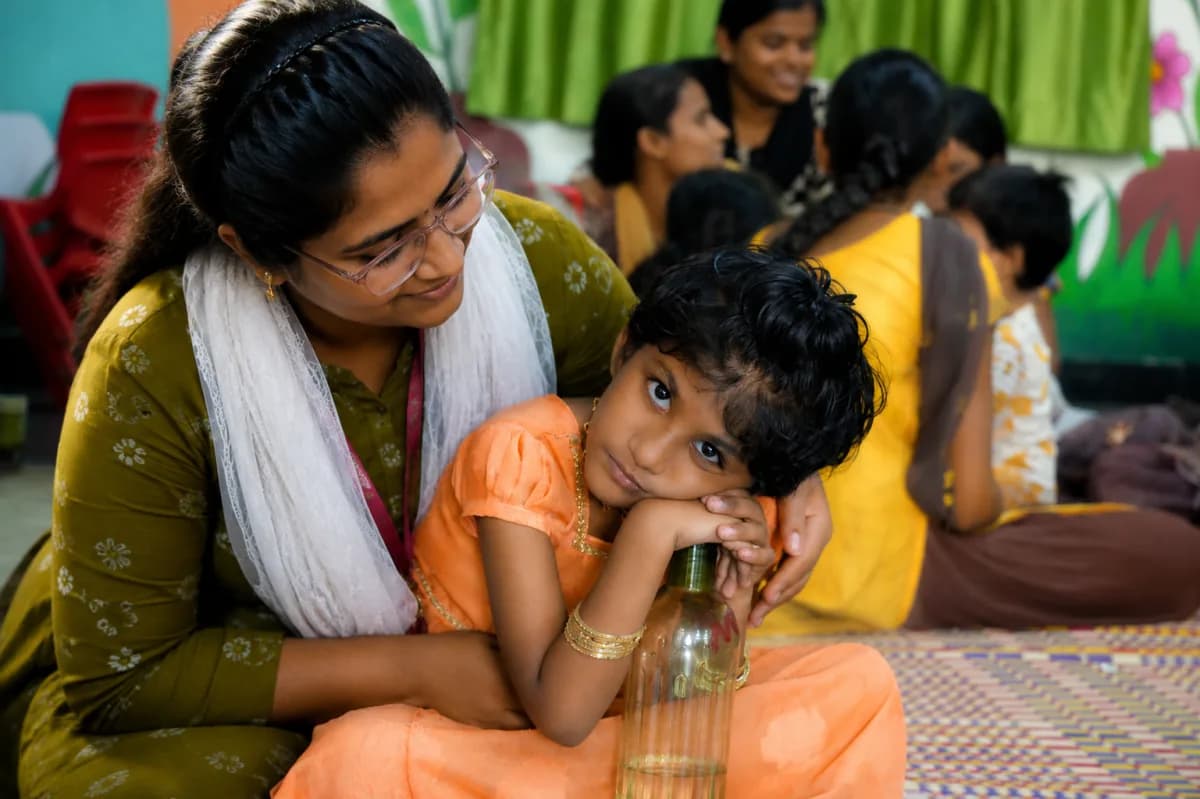 Teaching children at Shishumithra